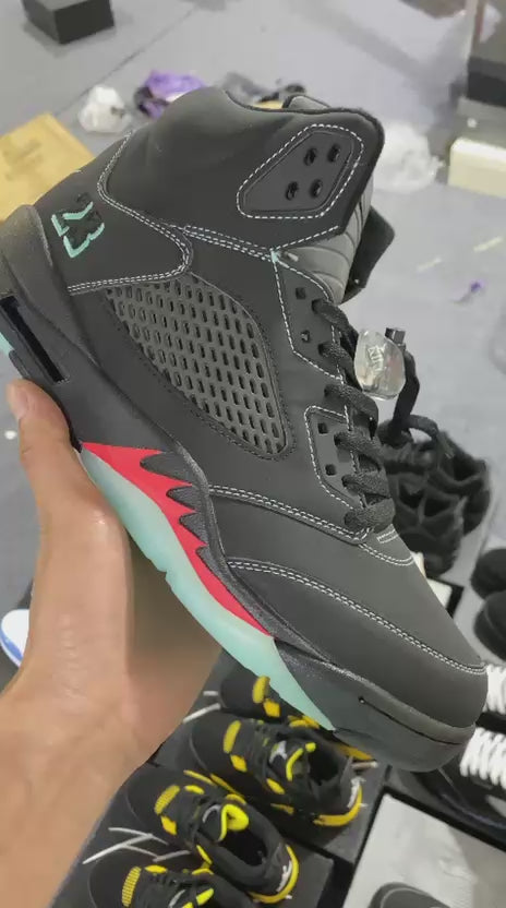 Brand New Fashion Sneakers – Men’s & Women’s Casual Shoes