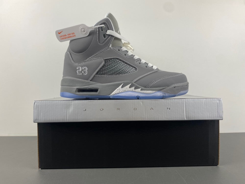 Brand New Fashion Sneakers – Men’s & Women’s Casual Shoes