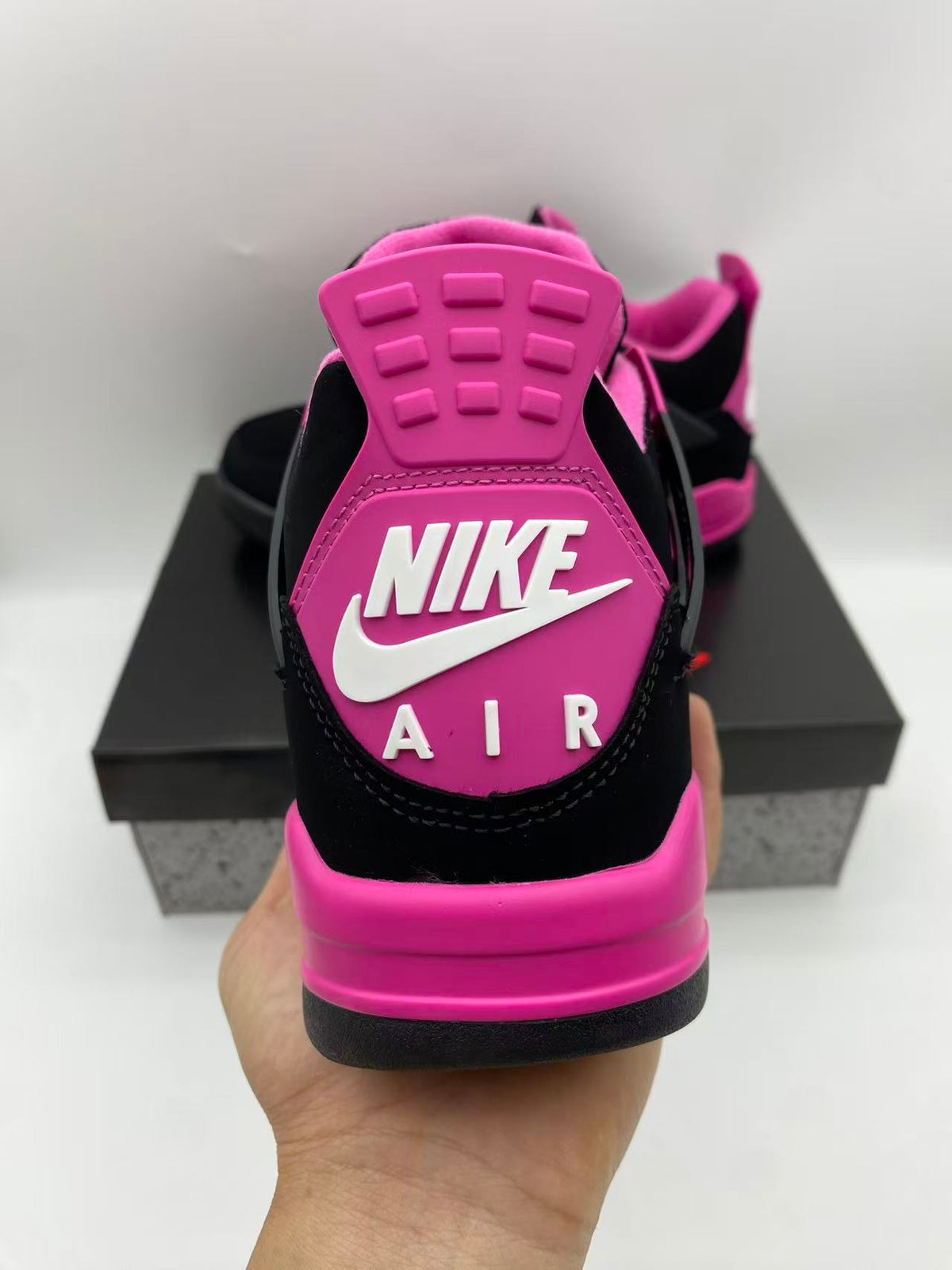 Brand New Fashion Sneakers – Men’s & Women’s Casual Shoes