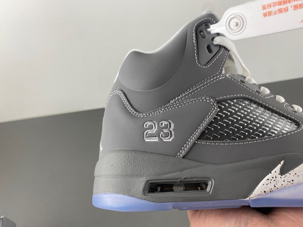 Brand New Fashion Sneakers – Men’s & Women’s Casual Shoes
