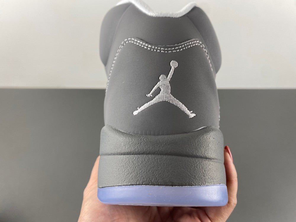 Brand New Fashion Sneakers – Men’s & Women’s Casual Shoes