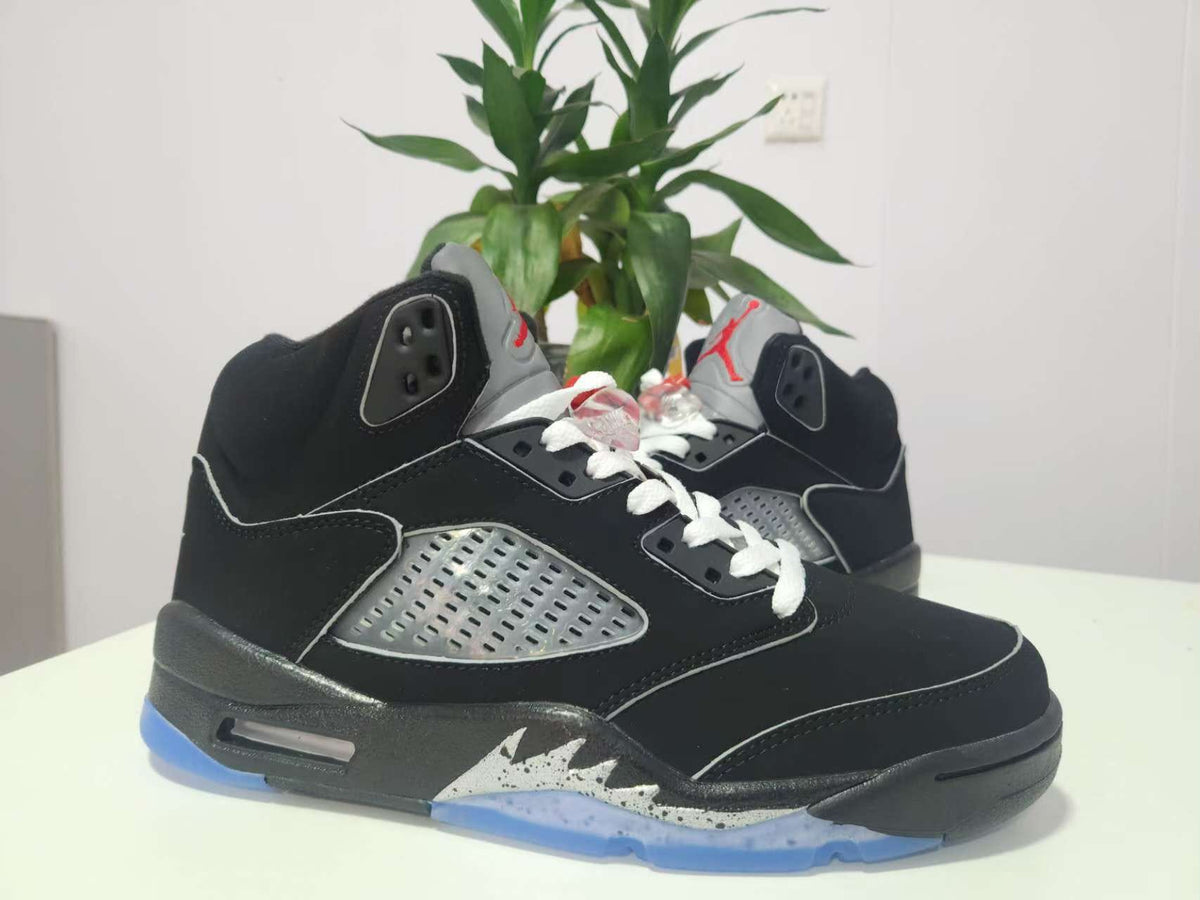 Brand New Fashion Sneakers – Men’s & Women’s Casual Shoes