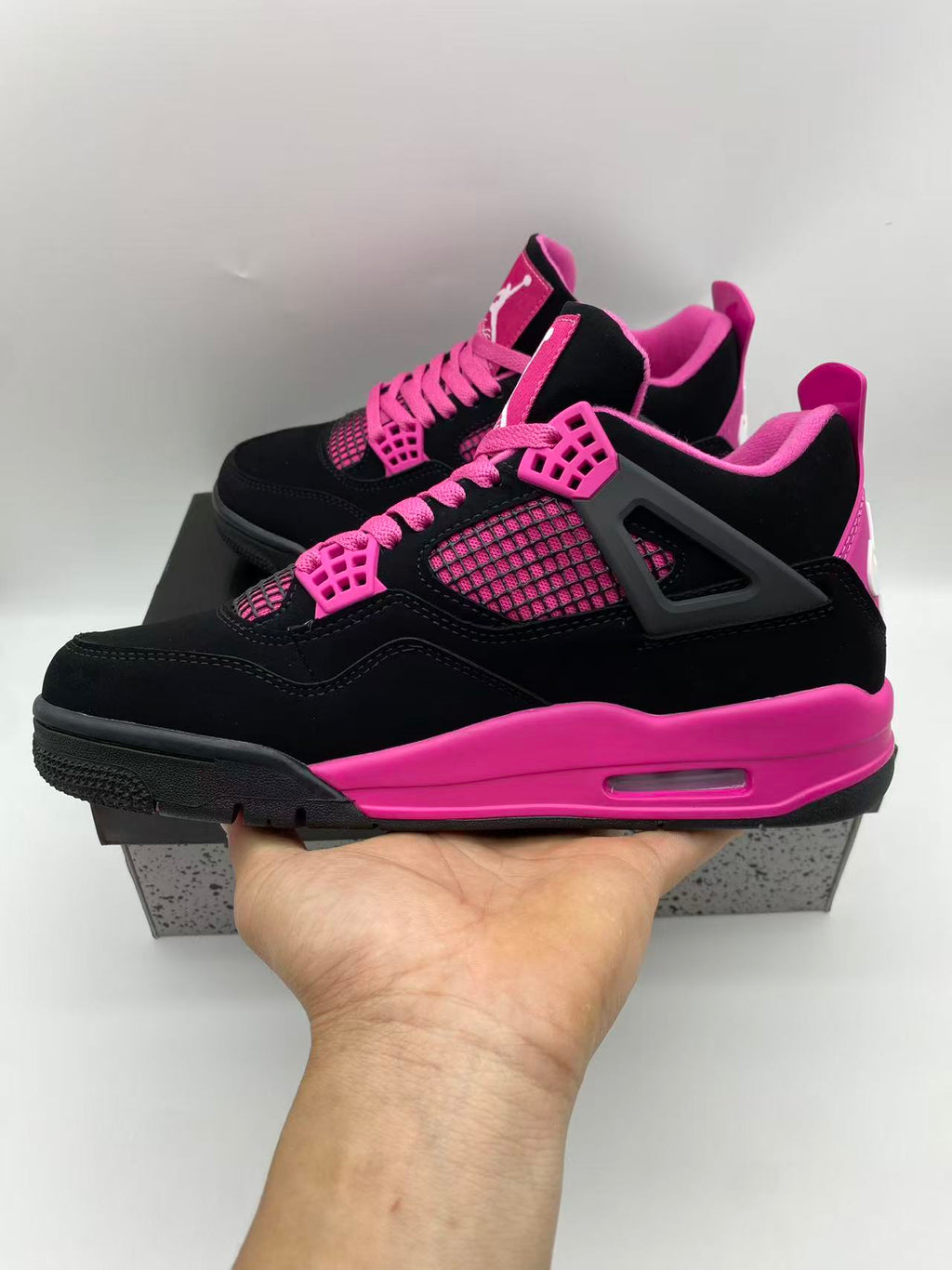 Brand New Fashion Sneakers – Men’s & Women’s Casual Shoes