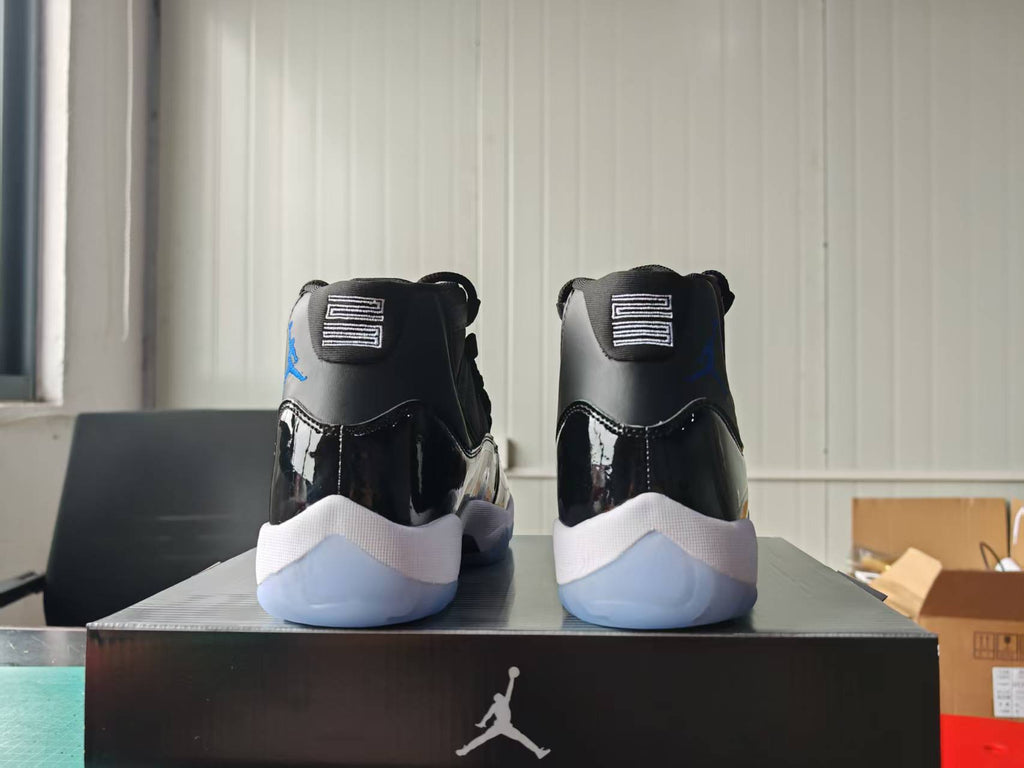 Brand New Fashion Sneakers – Men’s & Women’s Casual Shoes