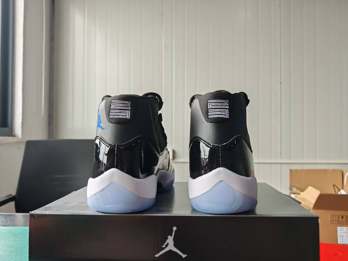 Brand New Fashion Sneakers – Men’s & Women’s Casual Shoes