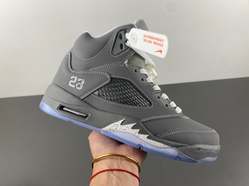 Brand New Fashion Sneakers – Men’s & Women’s Casual Shoes