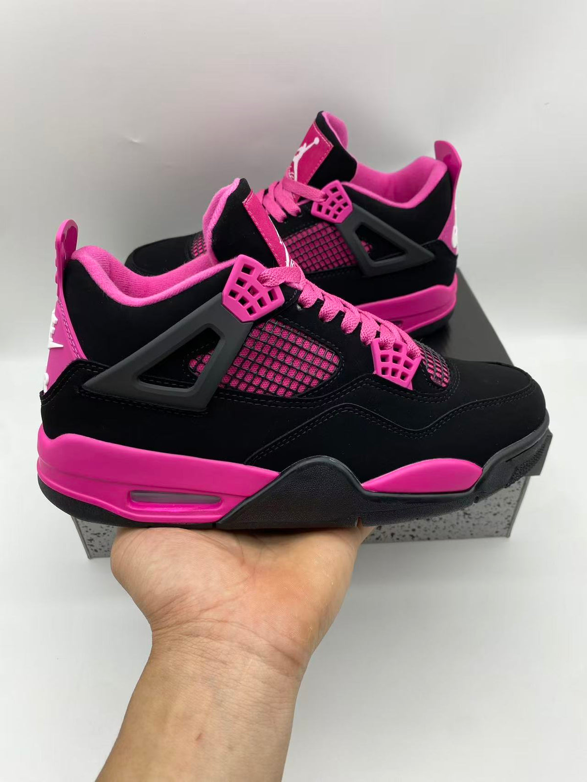 Brand New Fashion Sneakers – Men’s & Women’s Casual Shoes